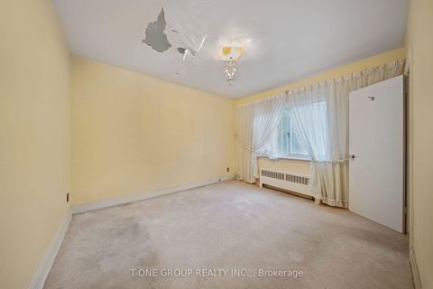 Photo 16 at 302 Spring Garden Avenue, Willowdale East, Toronto