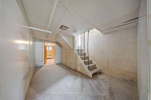 Photo 17 at 302 Spring Garden Avenue, Willowdale East, Toronto