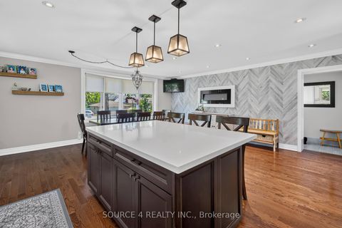 Photo 14 at 51 Knowles Crescent, Aurora Highlands, Aurora