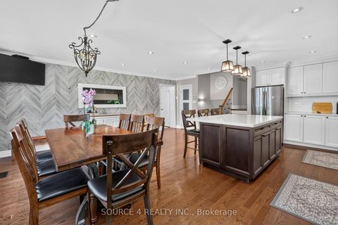 Photo 15 at 51 Knowles Crescent, Aurora Highlands, Aurora