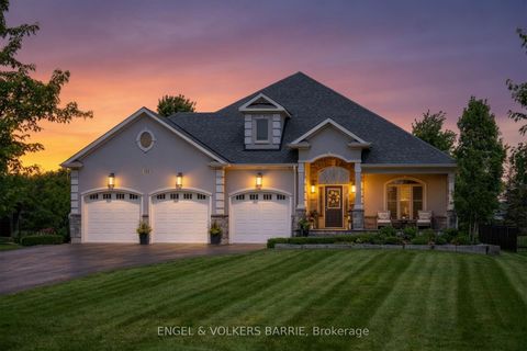 Photo 1 at 327 Sunnybrae Avenue, Stroud, Innisfil