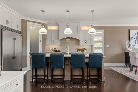 Photo 5 at 327 Sunnybrae Avenue, Stroud, Innisfil