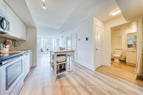 Photo 3 at 811 - 88 Sheppard Avenue E, Willowdale East, Toronto