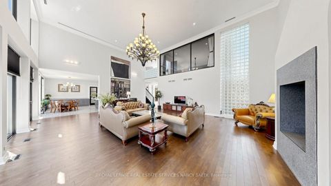 Photo 18 at 5 Abrams Place, Windfields, Toronto