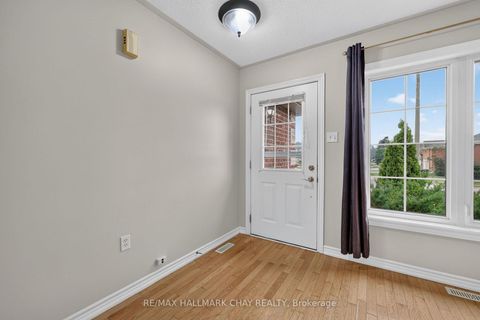 Photo 1 at 39 Hanmer Street E, East Bayfield, Barrie