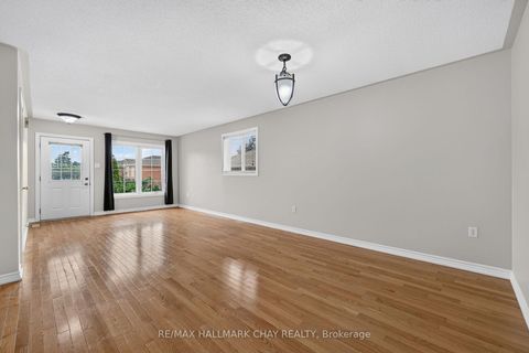 Photo 4 at 39 Hanmer Street E, East Bayfield, Barrie
