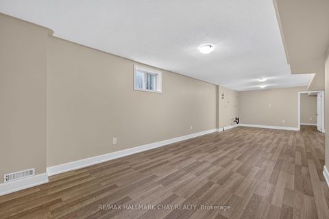 Photo 12 at 39 Hanmer Street E, East Bayfield, Barrie