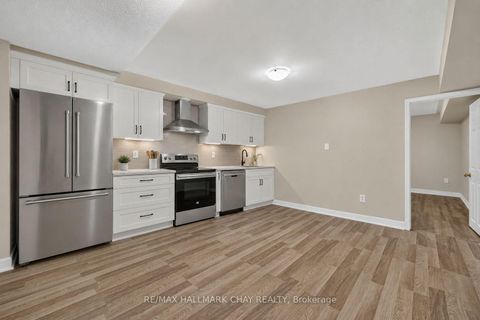 Photo 14 at 39 Hanmer Street E, East Bayfield, Barrie