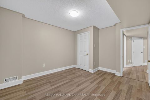 Photo 17 at 39 Hanmer Street E, East Bayfield, Barrie