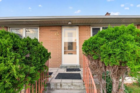 Photo 1 at 15 Robson Place, Newtonbrook West, Toronto