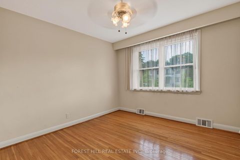 Photo 8 at 15 Robson Place, Newtonbrook West, Toronto