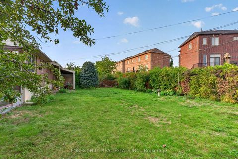 Photo 24 at 15 Robson Place, Newtonbrook West, Toronto