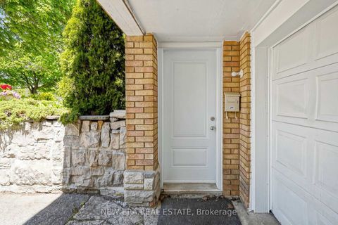 Photo 2 at 197 Lucas Street, Mill Pond, Richmond Hill
