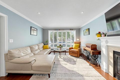 Photo 3 at 197 Lucas Street, Mill Pond, Richmond Hill
