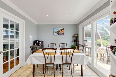 Photo 10 at 197 Lucas Street, Mill Pond, Richmond Hill