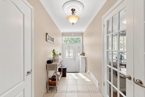Photo 13 at 197 Lucas Street, Mill Pond, Richmond Hill