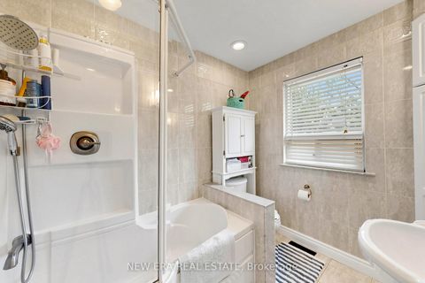 Photo 21 at 197 Lucas Street, Mill Pond, Richmond Hill
