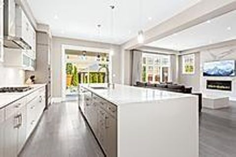 Photo 10 at 12 JOHN HENRY Street, Kleinburg, Vaughan
