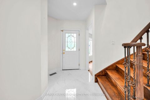 Photo 8 at 872 Hilton Boulevard, Wyndham, Newmarket