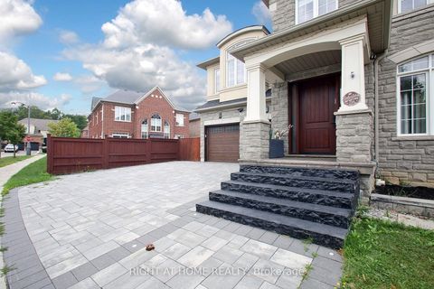 Photo 2 at 133 Woodville Drive, Patterson, Vaughan