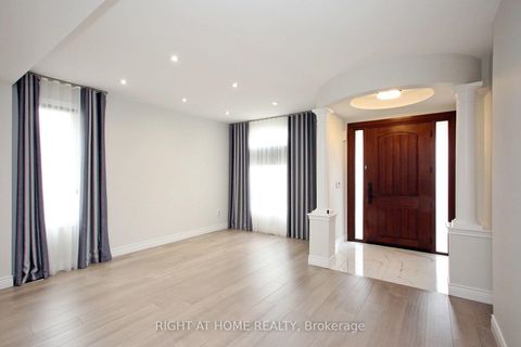 Photo 5 at 133 Woodville Drive, Patterson, Vaughan