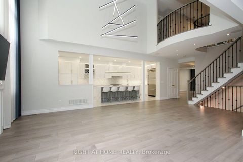 Photo 10 at 133 Woodville Drive, Patterson, Vaughan