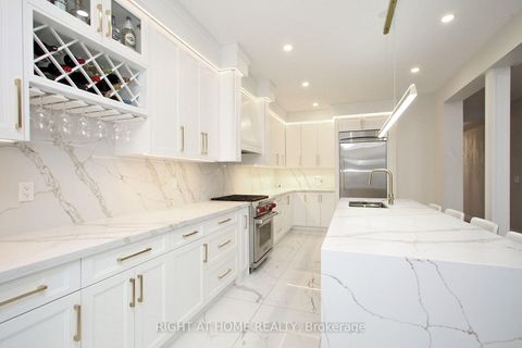 Photo 12 at 133 Woodville Drive, Patterson, Vaughan