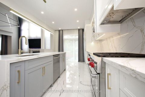 Photo 14 at 133 Woodville Drive, Patterson, Vaughan