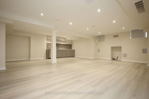 Photo 32 at 133 Woodville Drive, Patterson, Vaughan