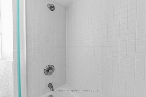 Photo 4 at 337 - 1005 King Street W, Niagara, Toronto