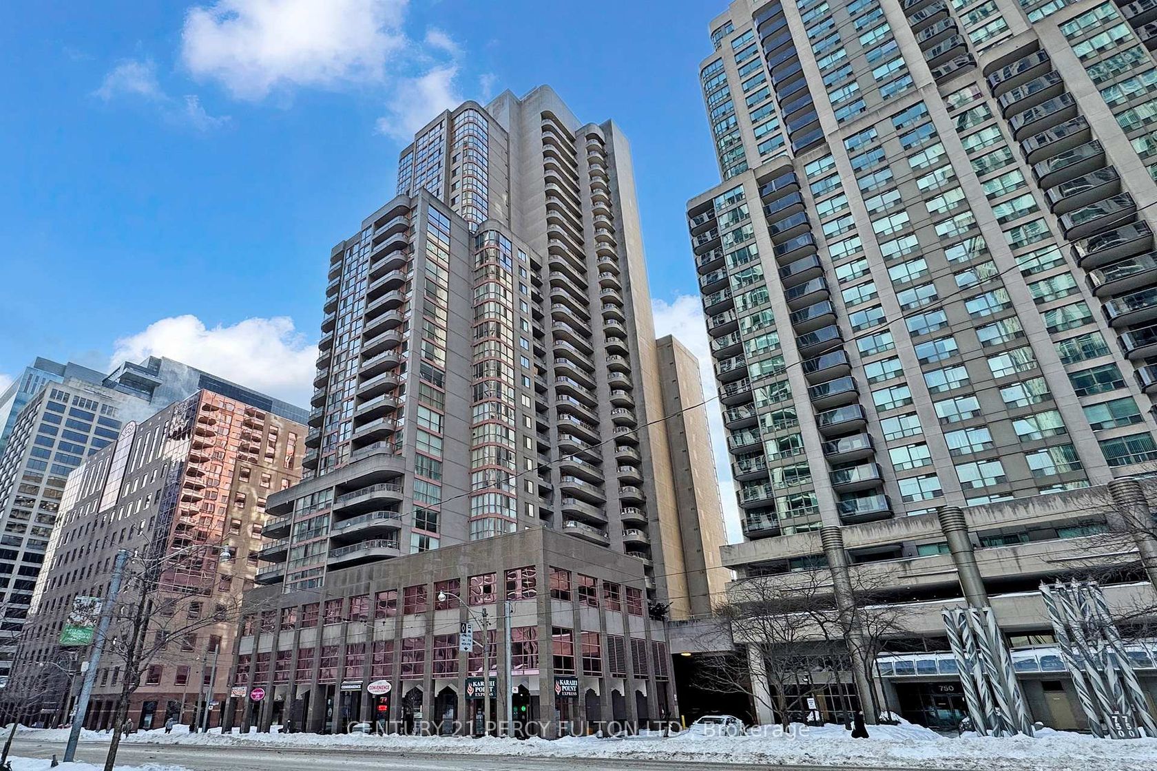 703 - 736 Bay Street, Bay Street Corridor, Toronto photo number 2