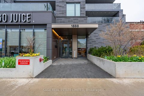 Photo 2 at 206 - 1888 Queen Street E, The Beaches, Toronto