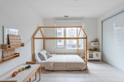 Photo 8 at 206 - 1888 Queen Street E, The Beaches, Toronto