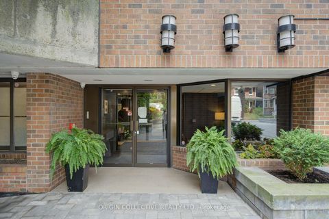 Photo 2 at 305 - 19 Dundonald Street, Yonge Corridor, Toronto
