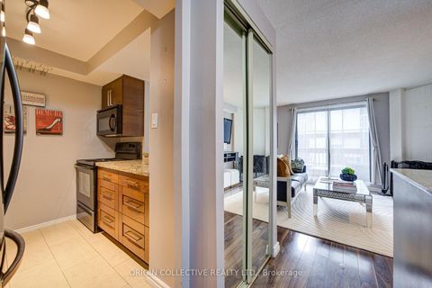 Photo 6 at 305 - 19 Dundonald Street, Yonge Corridor, Toronto