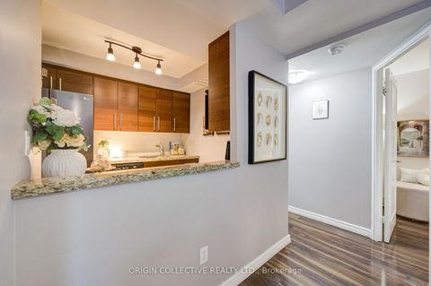 Photo 10 at 305 - 19 Dundonald Street, Yonge Corridor, Toronto