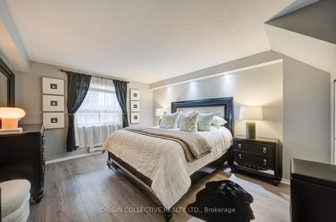 Photo 24 at 305 - 19 Dundonald Street, Yonge Corridor, Toronto
