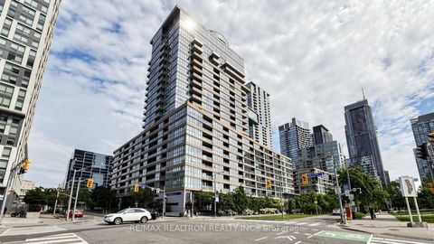 Photo 1 at 102 Fort York Boulevard, Waterfront Communities C1, Toronto