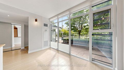 Photo 10 at 102 Fort York Boulevard, Waterfront Communities C1, Toronto