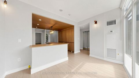 Photo 12 at 102 Fort York Boulevard, Waterfront Communities C1, Toronto