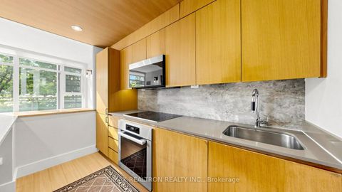 Photo 16 at 102 Fort York Boulevard, Waterfront Communities C1, Toronto