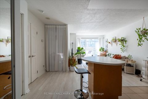 Photo 6 at 706 - 230 King Street E, Moss Park, Toronto