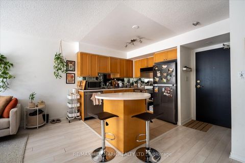 Photo 12 at 706 - 230 King Street E, Moss Park, Toronto