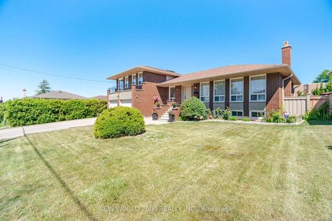 Photo 2 at 48 Clair Road, Jane Heights, Toronto