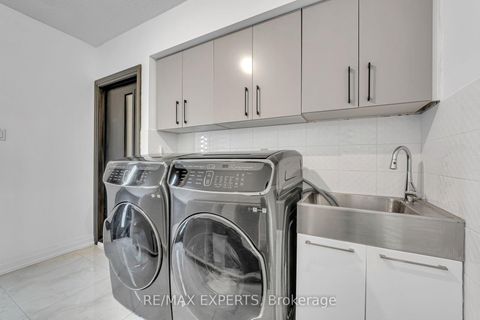 Photo 6 at 212 Bordeaux Drive, East Woodbridge, Vaughan