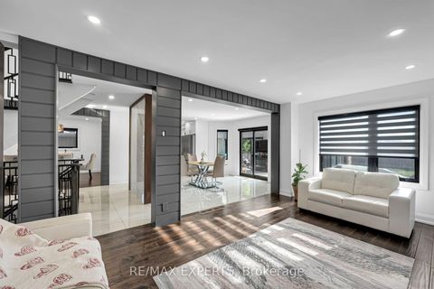 Photo 19 at 212 Bordeaux Drive, East Woodbridge, Vaughan