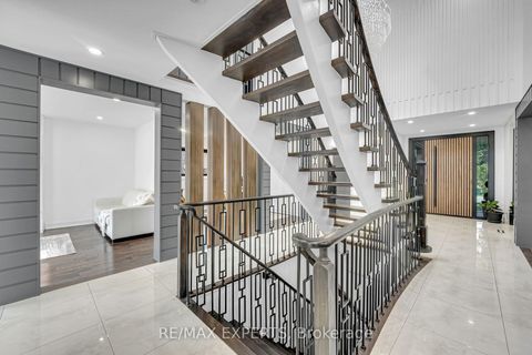 Photo 20 at 212 Bordeaux Drive, East Woodbridge, Vaughan