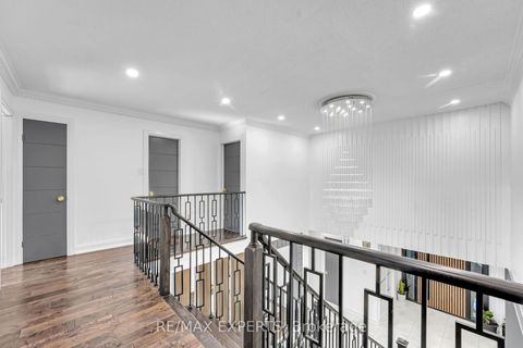 Photo 27 at 212 Bordeaux Drive, East Woodbridge, Vaughan