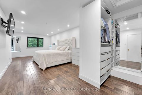 Photo 32 at 212 Bordeaux Drive, East Woodbridge, Vaughan