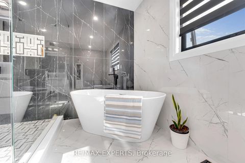 Photo 38 at 212 Bordeaux Drive, East Woodbridge, Vaughan